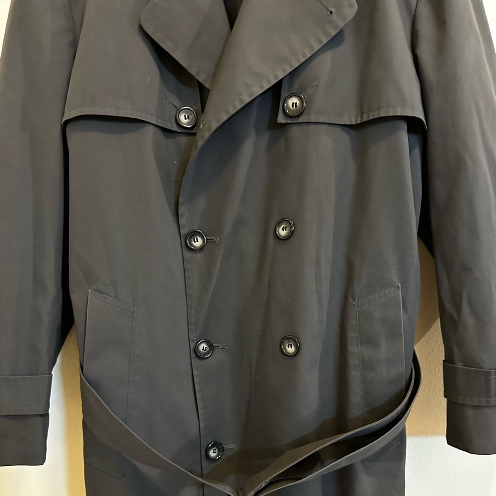 Men’s London Fog Trench Coat size 40 Reg Gray Great condition